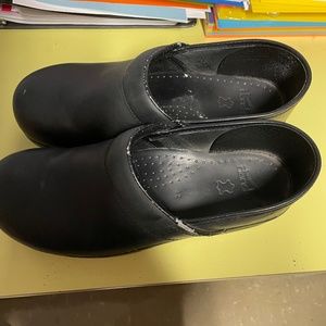 Black Dansko size 42